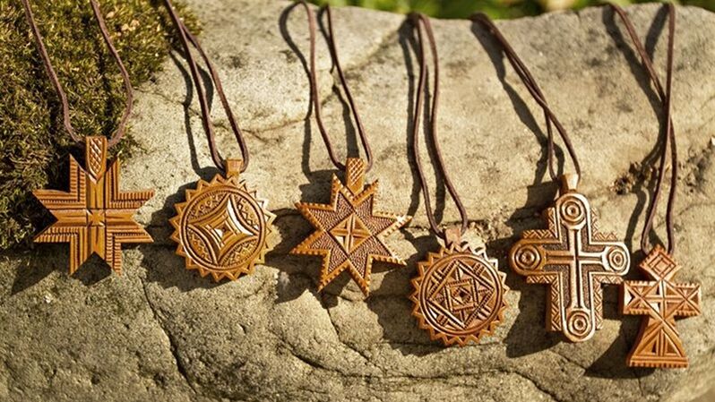 Leseni amuleti imajo veliko moč