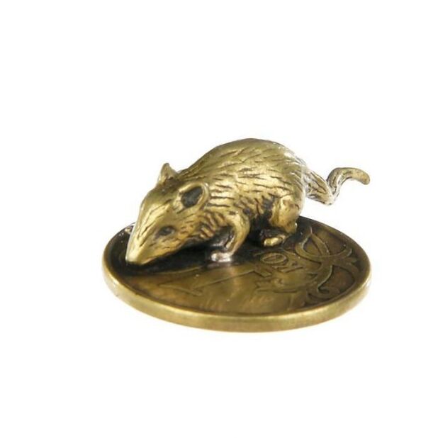 Amulet miške torbice s kovancem za srečo v denarnih zadevah